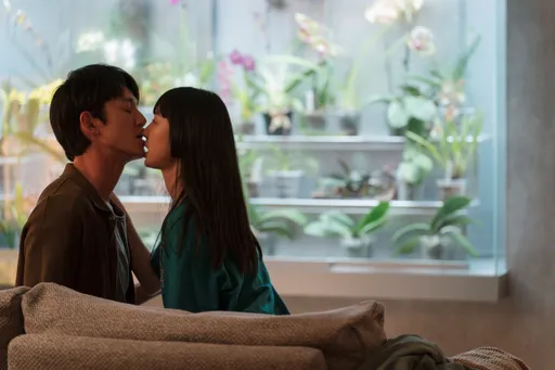 吳慷仁變海王!伸舌約砲樣樣來 又吃又舔女演員腳趾