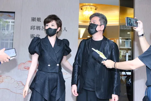 寬姐母喪|黃國倫、寇乃馨爆寬姐終於笑了 「她是俠女,從不居功」