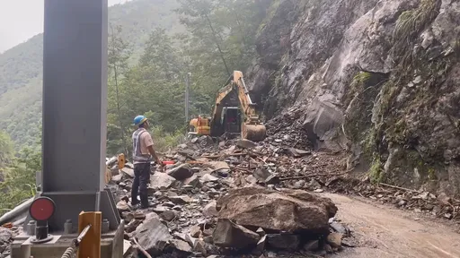 中橫便道17.3K隧道口坍方　初步搶通供車輛通行！後續視情況開放