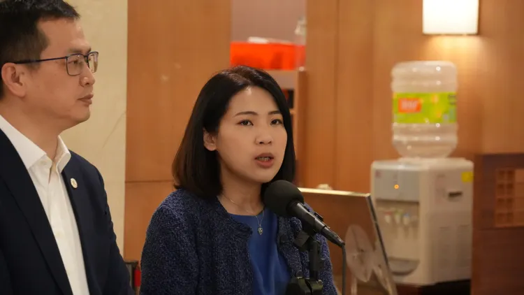 國民黨立委徐巧芯指出，監察院很多的業務跟費用可以開始凍結。羅智強辦公室提供