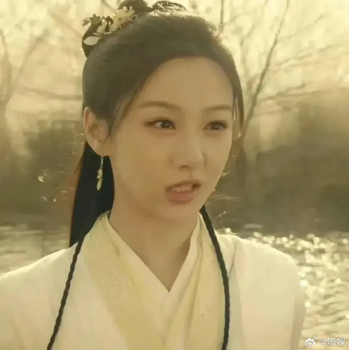 包上恩演出新版黃蓉被嫌一說話就嘴歪。翻攝呱娛微博