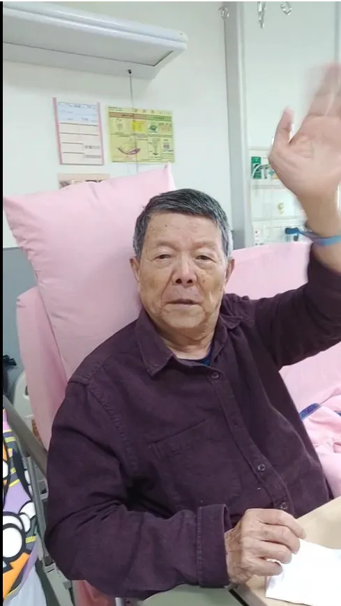 楊繡惠爸爸資深喜劇演員阿西（楊坤灶），今年3月才過88歲大壽，5/31日晚上突然因血糖急速下降到40mg/dl，全身癱軟送急診。翻攝《楊繡惠》粉絲頁