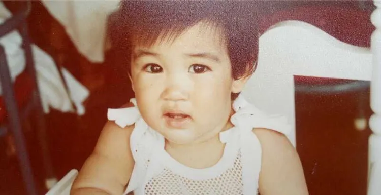 一雙大眼睛是唐治平的明顯特徵。