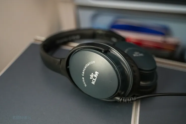 耳罩式降噪耳機。田欣雲攝