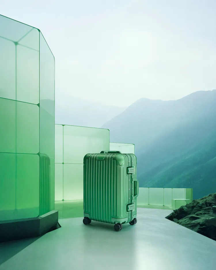 季節新色呼應翡翠玉石的耀眼外觀。品牌提供