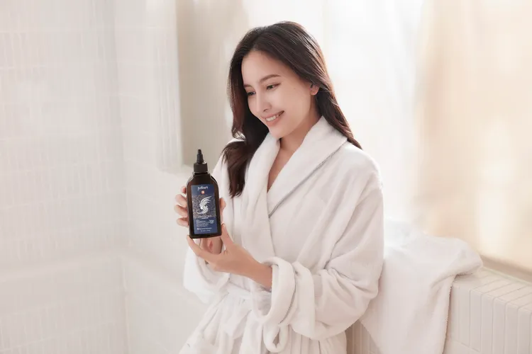 juliArt甘草次酸角質淨化液主要針對堆積於頭皮表層和髮根的固態油脂。品牌提供