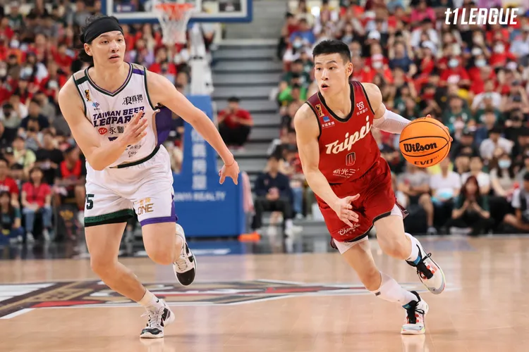 林秉聖(右)。T1聯盟