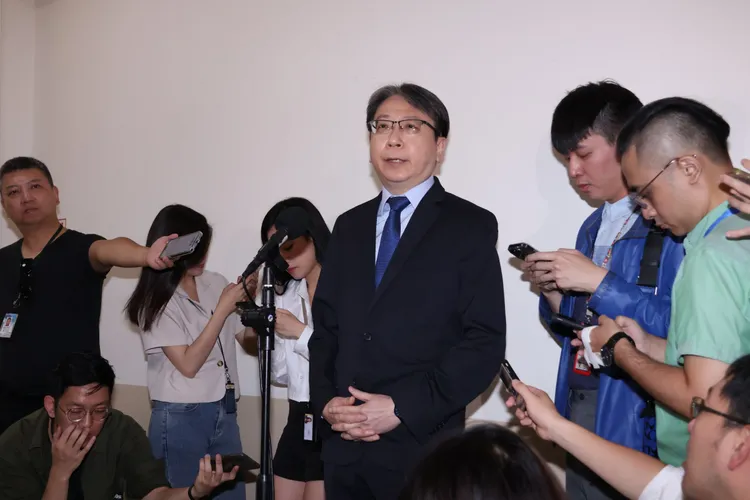 國安局長蔡明彥表示，總和這些活動樣態，不能排除是中共對台灰色地帶的襲擾。記者莊宗達攝