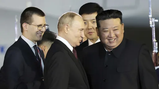 最高規格!普丁凌晨抵達平壤 金正恩親自機場接機