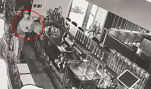 帽T男深夜闖店行竊　大安區這家餐飲店遭連偷3次