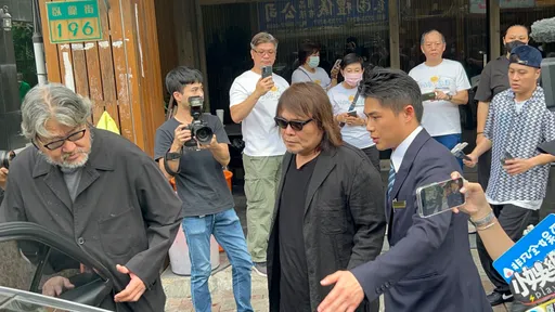 寬姐母喪|伍佰偕經紀人老婆陳文珮致哀 待20分鐘慰問邱瓈寬