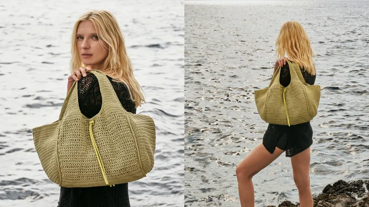 Euforia鉤織手提托特包的無襯裡設計凸顯慵懶時髦感。品牌提供