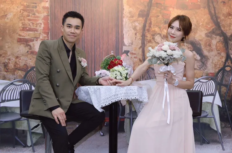 吳申梅與老公感情甜蜜蜜。資料照片