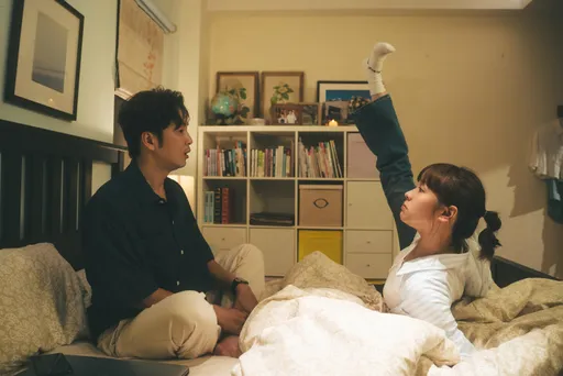 張書偉才在婚禮甜吻謝京穎 長腿前妻上門他驚慌失色