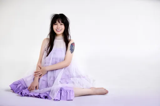 最美军人转行当歌手!拥50万粉丝 惊人背景曝光