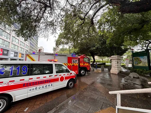 6天2起!台中公園日月湖驚見男浮屍 警消打撈上岸查死因
