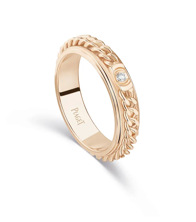 PIAGET Possession系列18K玫瑰金扭索鍊條鑽石戒指，10萬5000元。品牌提供