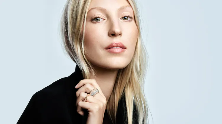 PIAGET致敬品牌150周年，推出5款Possession紀念戒指。品牌提供