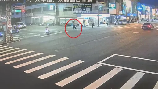 台中警追捕失聯移工 女警借用路人機車!熱心民眾協助逮人