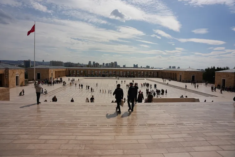 陵寢的所在地居高臨下、視野開闊，可俯瞰整個安卡拉市區景觀。S.H.攝