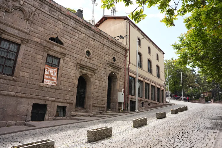 安卡拉城堡鄰近「安納托利亞博物館」，步行約10分鐘左右即可抵達。S.H.攝