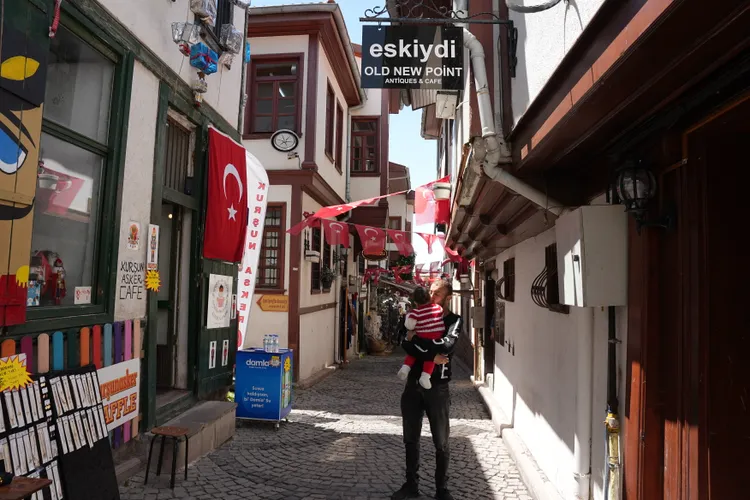 城堡下方巷弄亦相當值得探索。S.H.攝