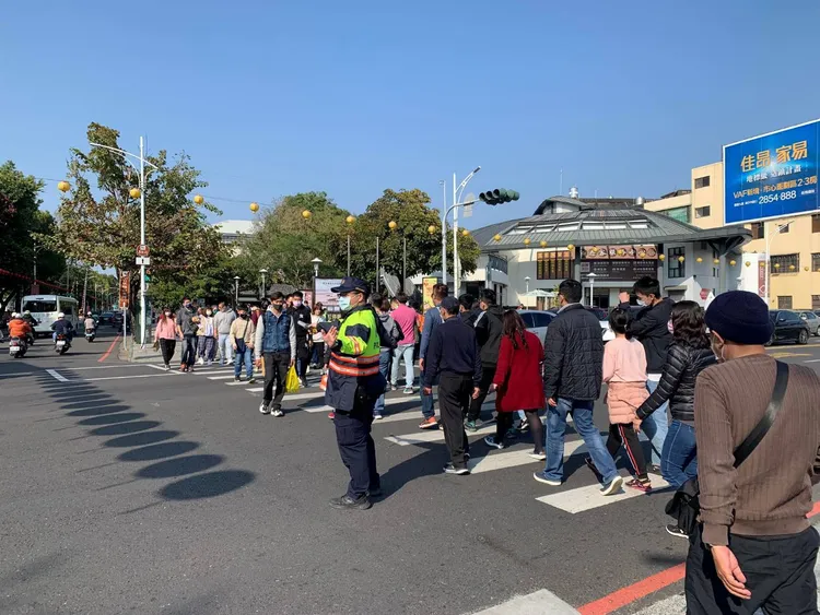 警方將於熱門景點進行人潮疏導。警方提供