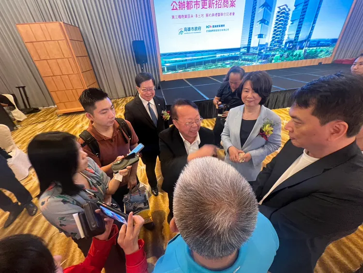 國揚創辦人侯西峰，今日釋出希望高鐵後站周邊市府可積極整合都更，讓開發案不僅只有1場。葉家銘攝