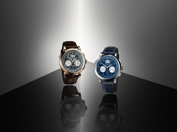 朗格DATOGRAPH大日曆計時動力儲存指示腕錶（右）限量125只，以及大日曆計時萬年曆陀飛輪Lumen腕錶18K蜂蜜金款。品牌提供