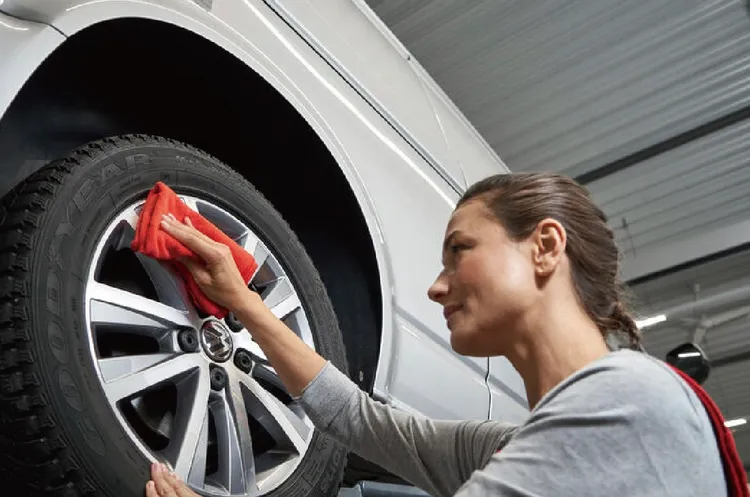 福斯商旅車主若是需更換輪胎，福斯商旅也提供米其林輪胎買三送一，再享全方位輪胎保固。業者提供