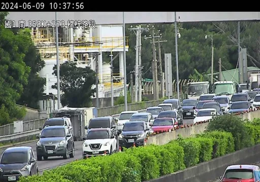 端午連假第2天國5塞爆！高公局估「18處」壅塞雷區