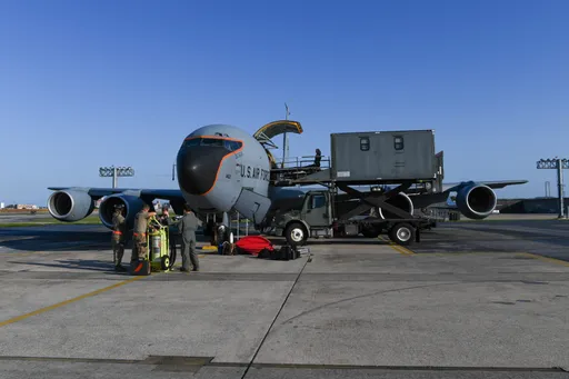 日本3客機臨時轉降美軍基地 這規定讓乘客困機上11小時