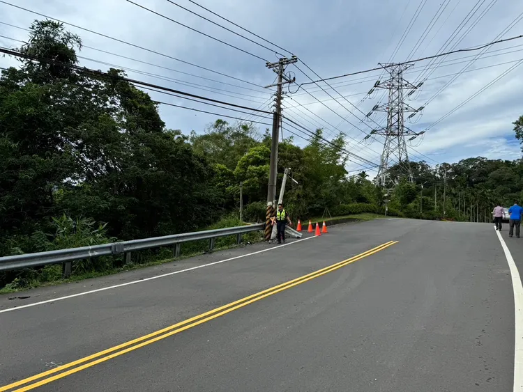 事故地點位於苗栗公館北河公路一處彎道。民眾提供