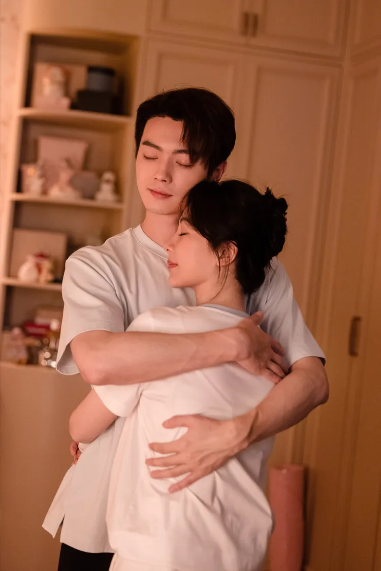 《承歡記》許凱（左）熱戀楊紫互動超閃。愛爾達提供