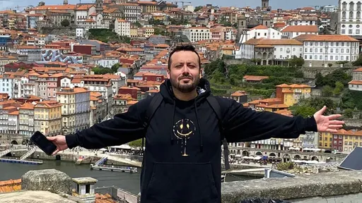 42歲男星約砲2女2小時 她們離開後他臉朝下赤裸死床上