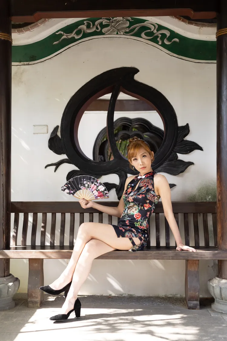 蠍女帝Co兒相信認真的女人最美，每次上播一定盡心打扮。