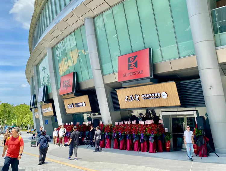 遠東SOGO所經營的潮美食公園全區共14家餐廳正式開幕。莊偉祺攝