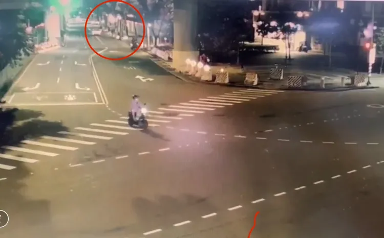 土城與三峽兩方少年約在捷運施工工程下方「和解」，現場大噴辣椒水，多人眼睛灼傷。翻攝畫面