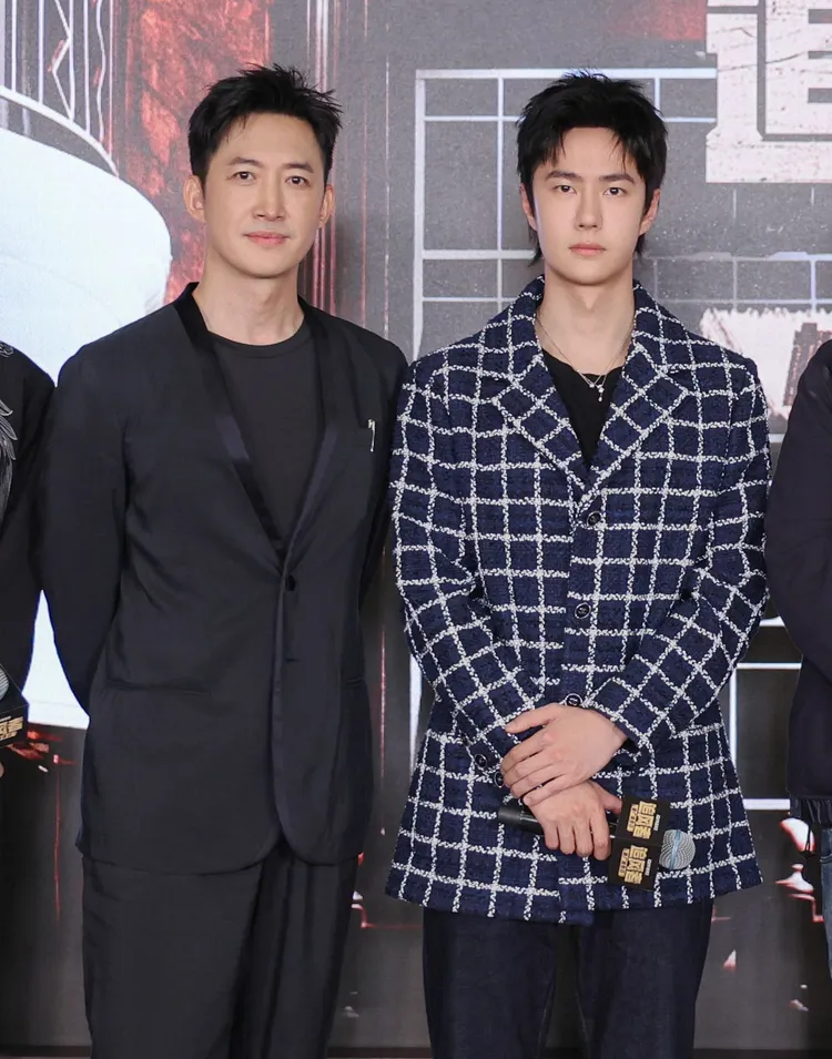 王一博（右）和王陽在出品公司說明報獎情況後PO文吐心聲。翻攝電視劇追風者微博