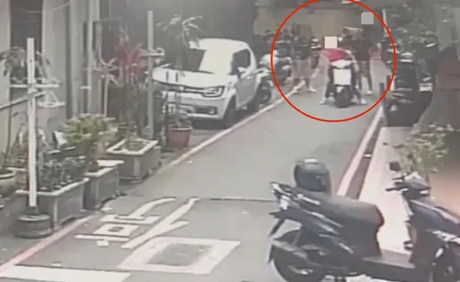 誆機車騎士勾破名牌包詐財 板橋2惡男「碰瓷」露餡被逮