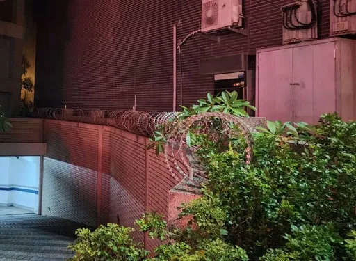 台中「圍牆縫隙」女屍身分曝　30歲房客失蹤8天！竟墜落社區旁
