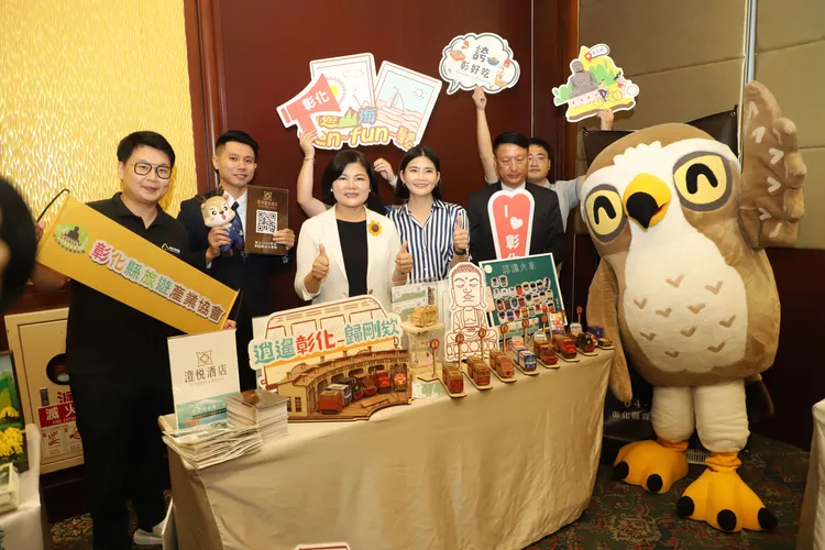 雲林縣長張麗善為自家旅遊業者宣傳。雲林縣府提供