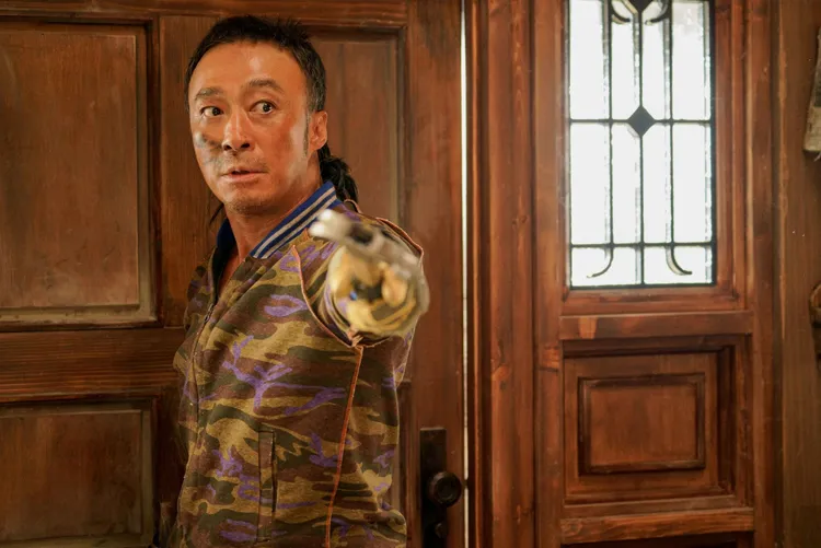 李星民出道37年，首次演出裸露戲。車庫娛樂提供