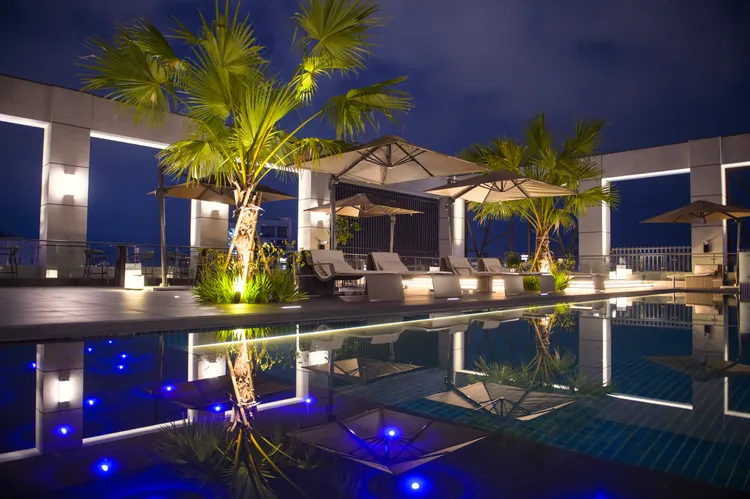 禧榕軒大飯店有頂樓泳池等設施。業者提供