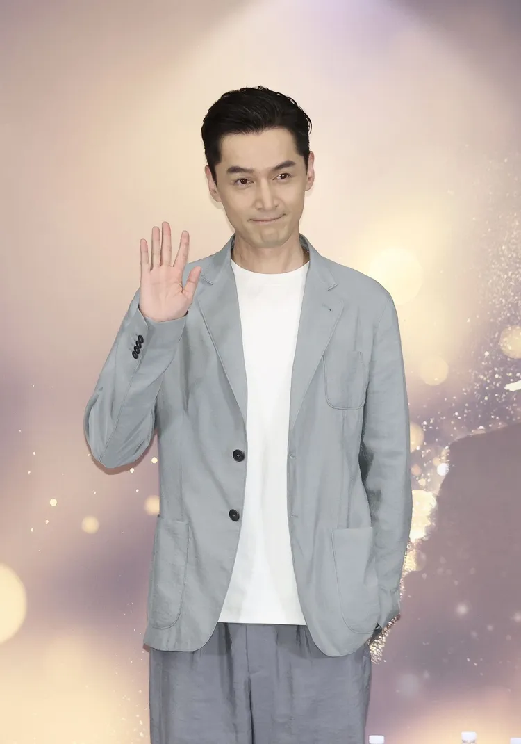 胡歌身著代言的GA服裝訪台。彭欣偉攝