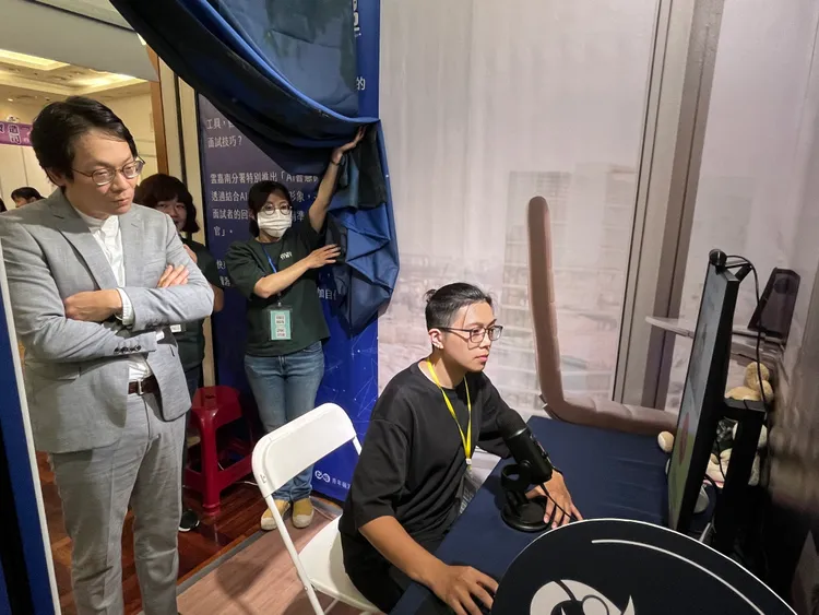 「AI智慧面試官」今年再升級，提供更精準建議。王志弘攝