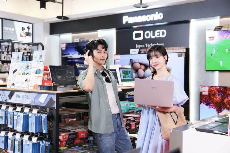 畢業季大放「價」！筆電58折起、最高下殺1萬3000元，手機同享最低8000元。業者提供