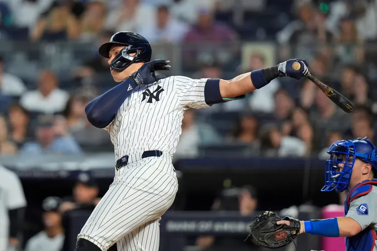 賈吉雙響砲，高居全壘打王。美聯社