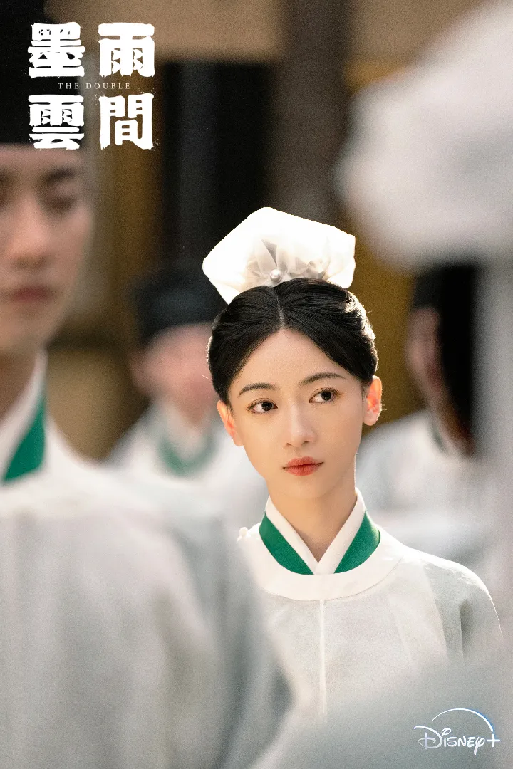 吳謹言在《墨雨雲間》中飾演家庭優渥、生活幸福的淮鄉第一才女「薛芳菲」。Disney+提供