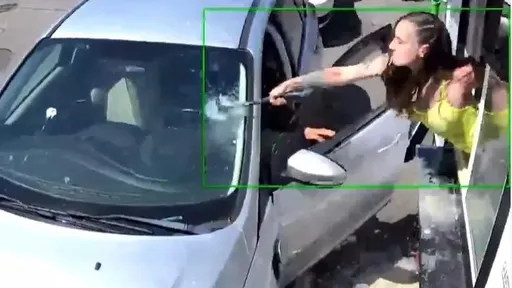 奧客嫌咖啡貴竟潑辣妹咖啡師 她一個Move超提神醒腦